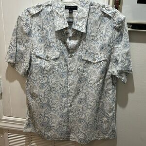 Men’s short sleeve button down shirt